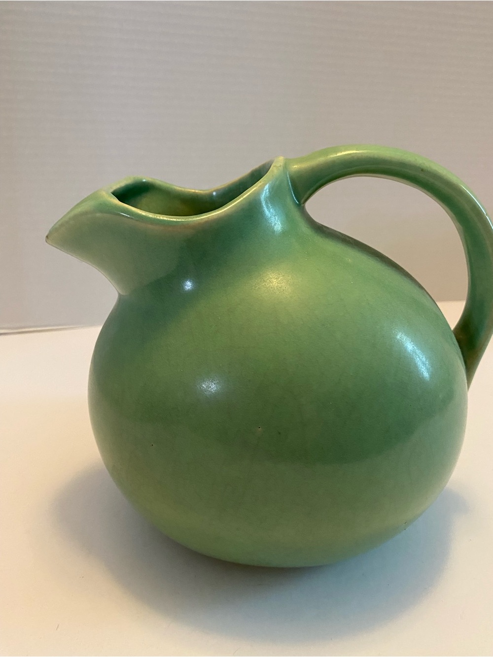 Vintage Jadeite Green Ball Jug w/ Ice Lip Water Pitcher – Marked “USA” – MCM